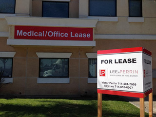 Keep OC Real Estate Signs Looking New