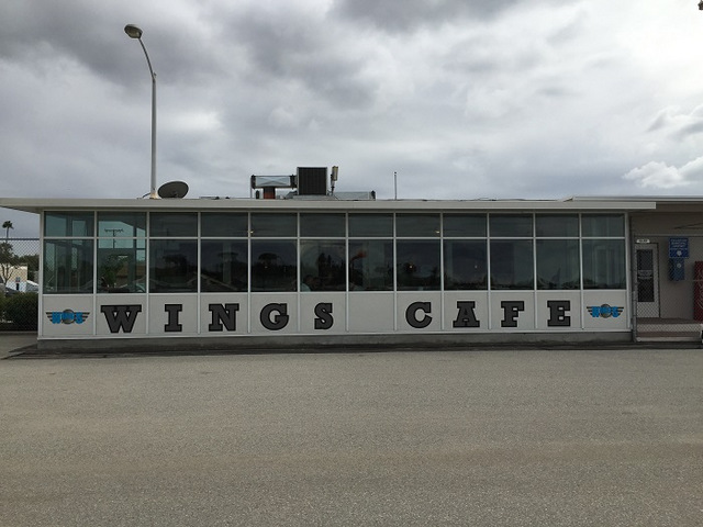 Vinyl lettering for restaurants in Fullerton CA