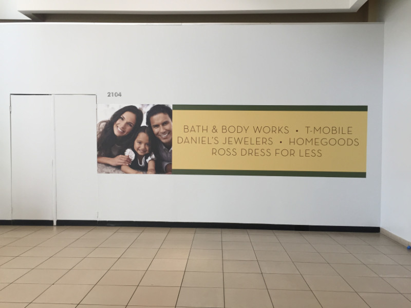Signs and Graphics for Shopping Malls in Orange County