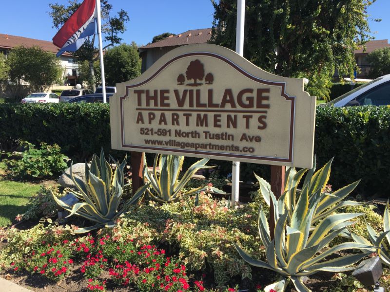 Apartment monument sign