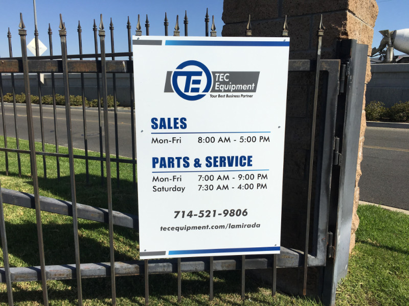 gate mounted signs