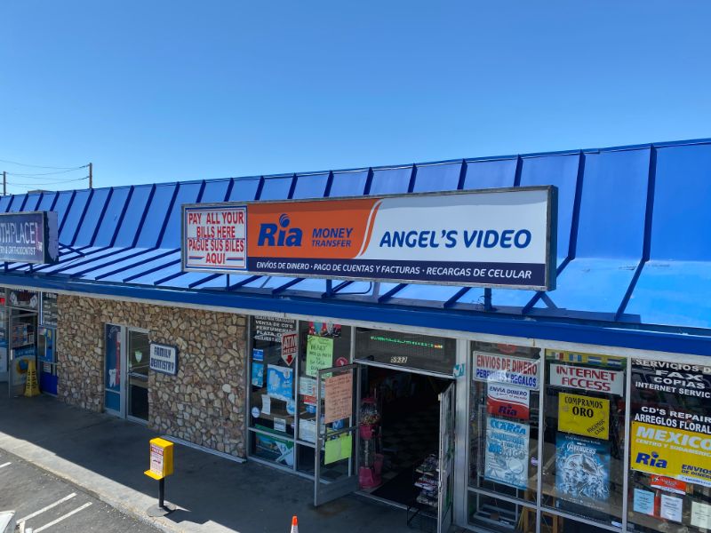 Signs and Graphics for Retailers in Westminster CA