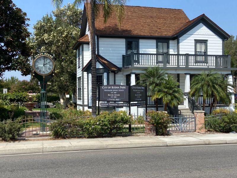 post mounted exterior signs in buena park, ca