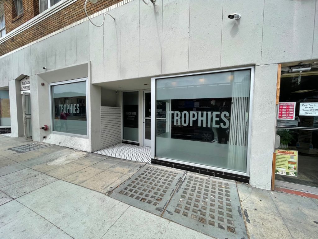 etched and frosted glass graphics for retail storefronts in Santa Ana, CA