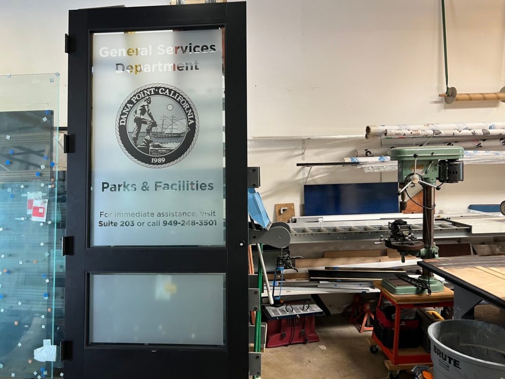 custom designed etched and frosted glass graphics in orange county, ca