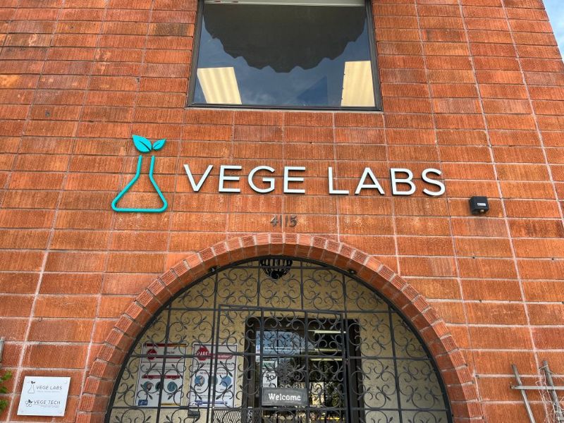 acrylic building lettering in los angeles, ca