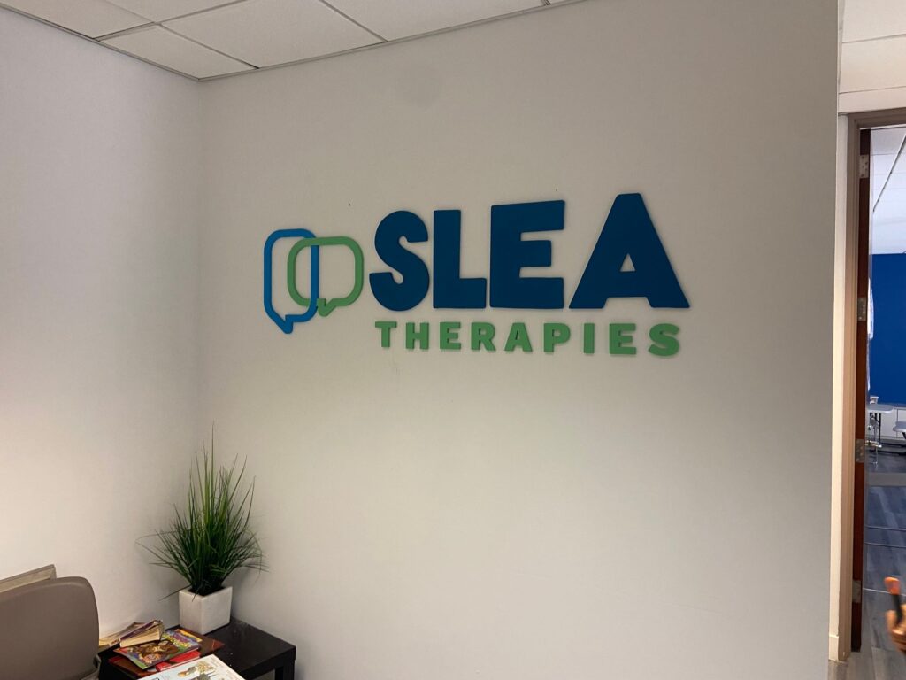 acrylic lobby signs in los angeles, ca