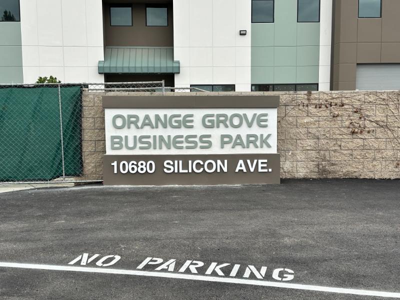 los angeles, ca monument sign lettering