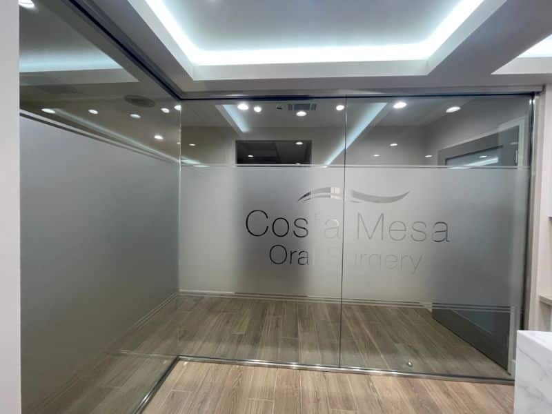 custom frosted glass designs for offices in costa mesa, ca