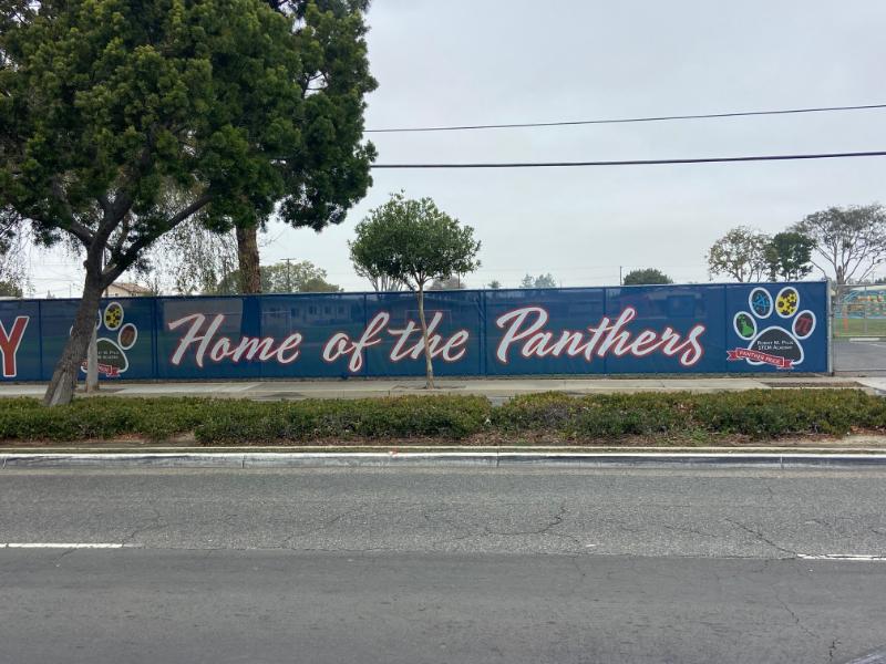 wind resistant mesh fence banners for schools in anaheim, ca