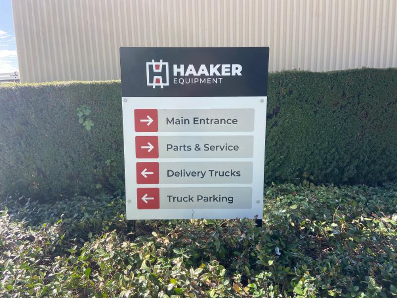 directional signs for parking lots in los angeles, ca