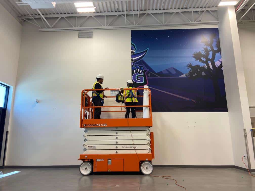 giant wall graphics for distribution centers in los angeles, ca