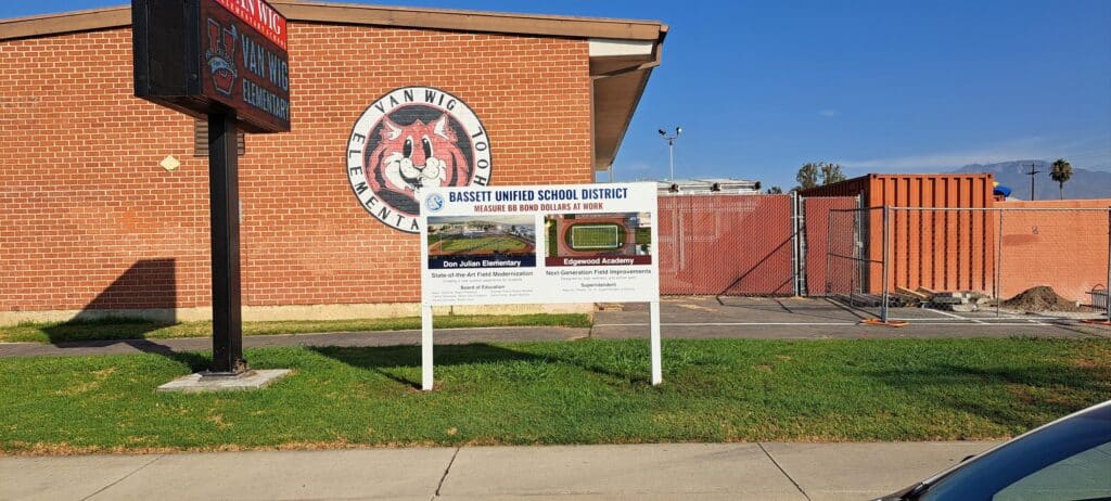School signs and graphics in los angeles, ca
